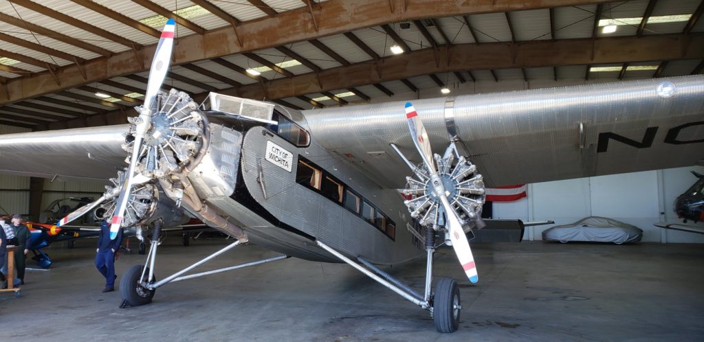 vintage airplane at pacific states aviation