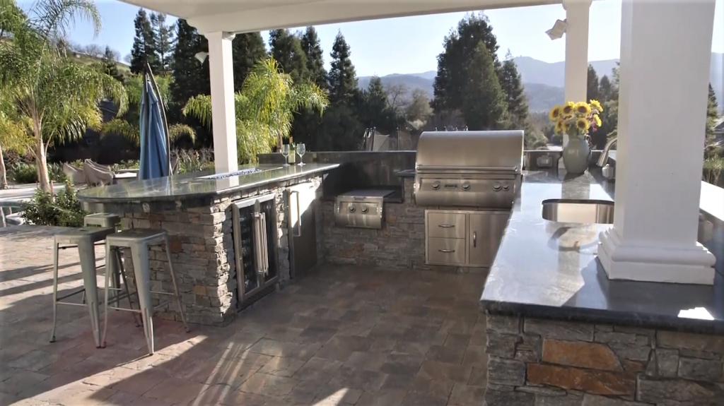 outdoor kitchen island